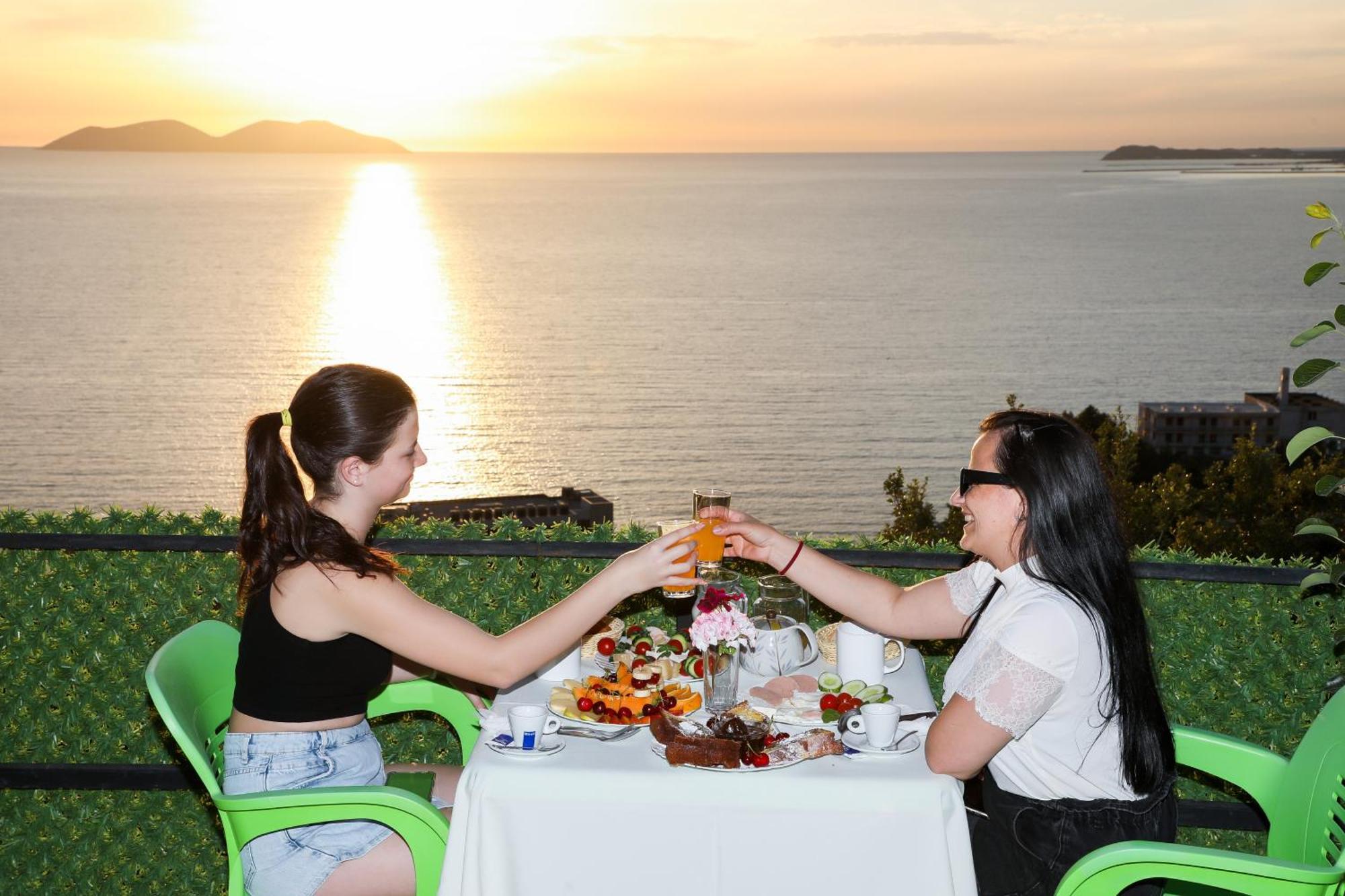 Vila Dena Vlorë 外观 照片